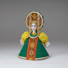 Кукла в русском костюме