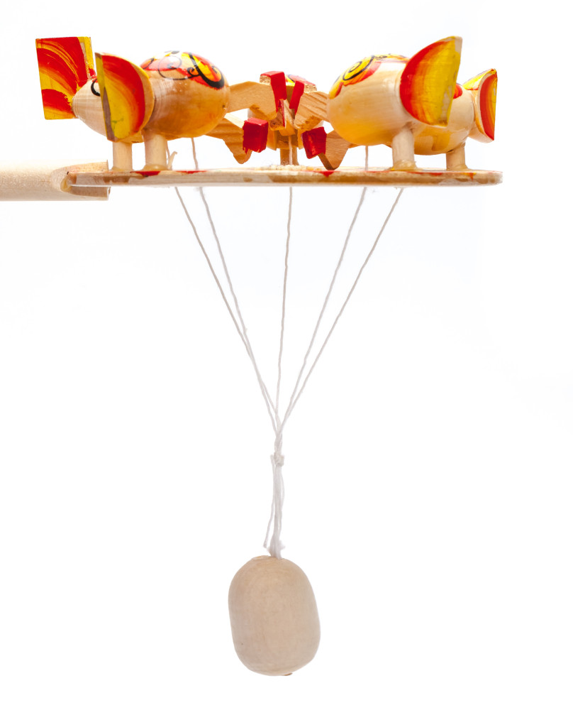 200x140 mm Pecking Chicken Hand Carved and Painted Russian Khokhloma Wooden Toy (by Bogorodskoe Studio)