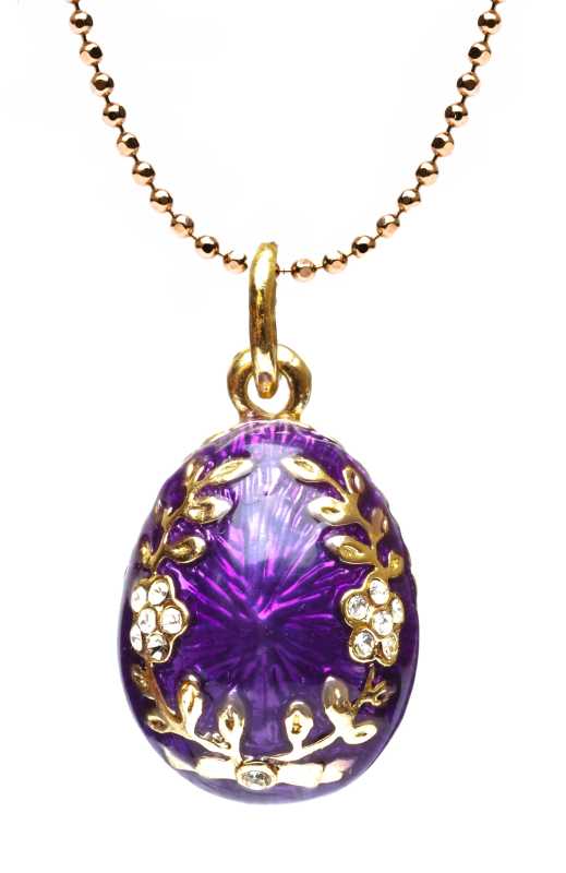 Wreath with a Chamomile Violet Egg Pendant
