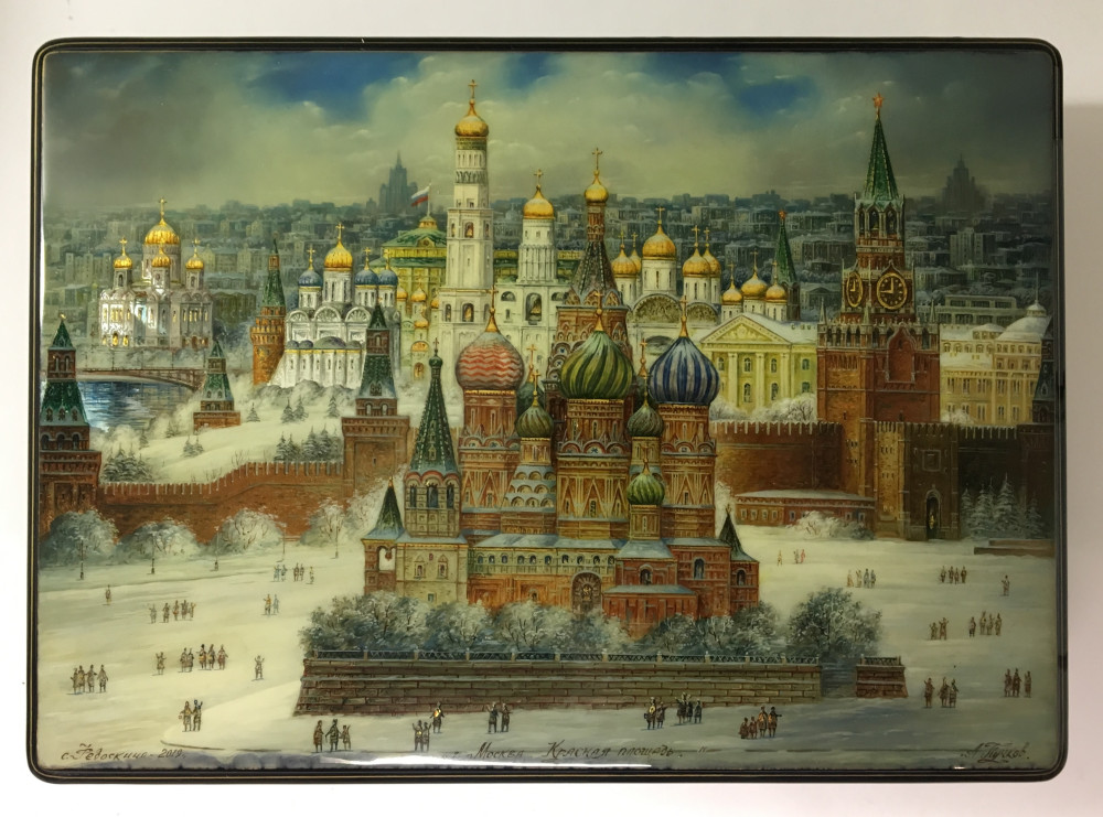 300x220 mm Moscow Snt Basil and Kremlin hand painted by Puchkov lacuered papier-mache Jewelry Fedoscino Box (by Alexander G Studio)