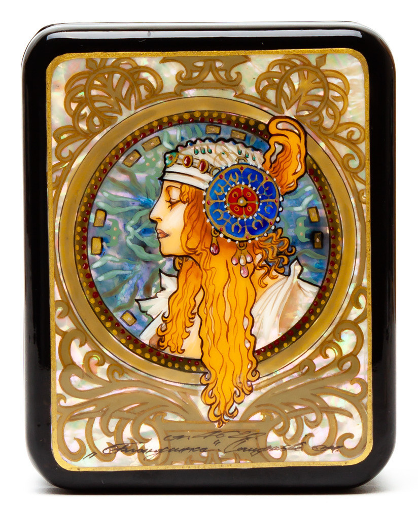 100x80mm Maiden Portrait Hand Painted Jewellery Box (by Tatiana Shkatulka Crafts)