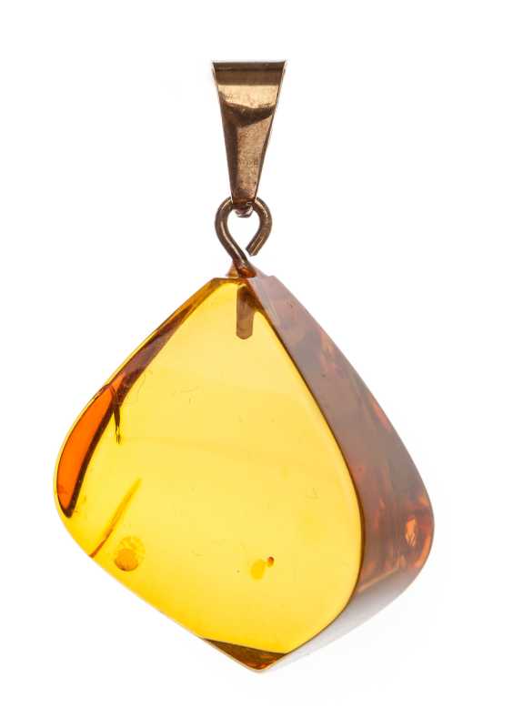 4 g Baltic Amber Pendant
