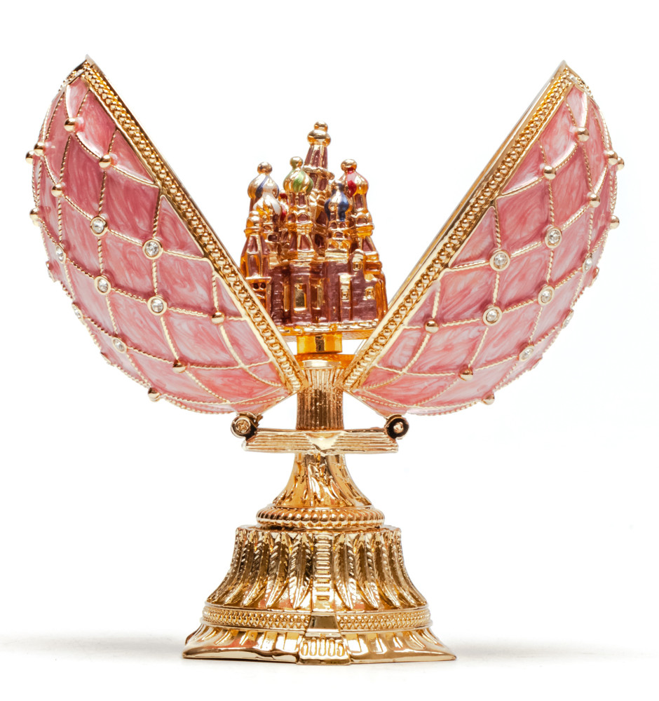 90 mm The Saint Basil Cathedral Pink Easter Egg with a Figure inside