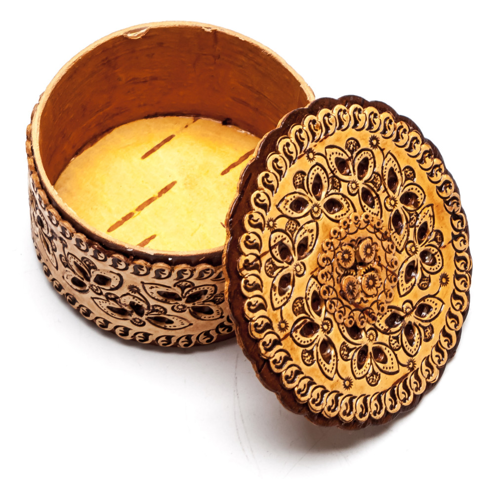 d 60 mm Siberian Patterns hand made Birchbark Jewelry Box (by Maxim Birch)