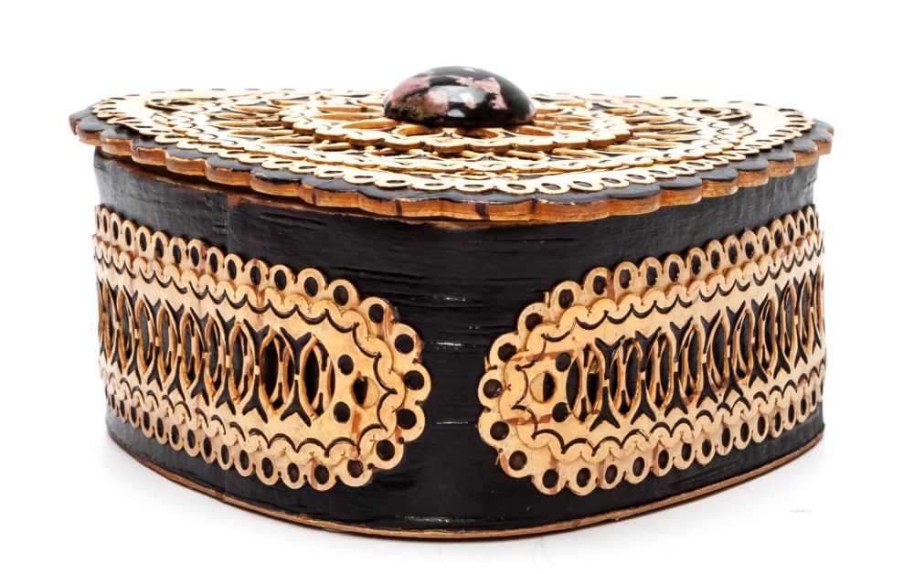 80x75 mm Siberian Patterns hand made Birchbark Jewelry Box (by Maxim Birch)