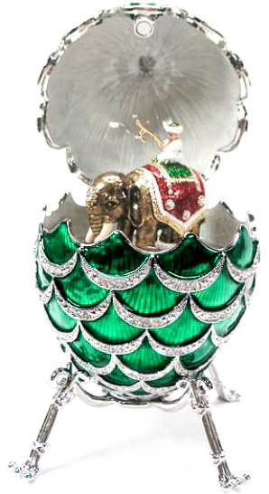92 mm Green Pine Cone with Elephant inside Easter Egg