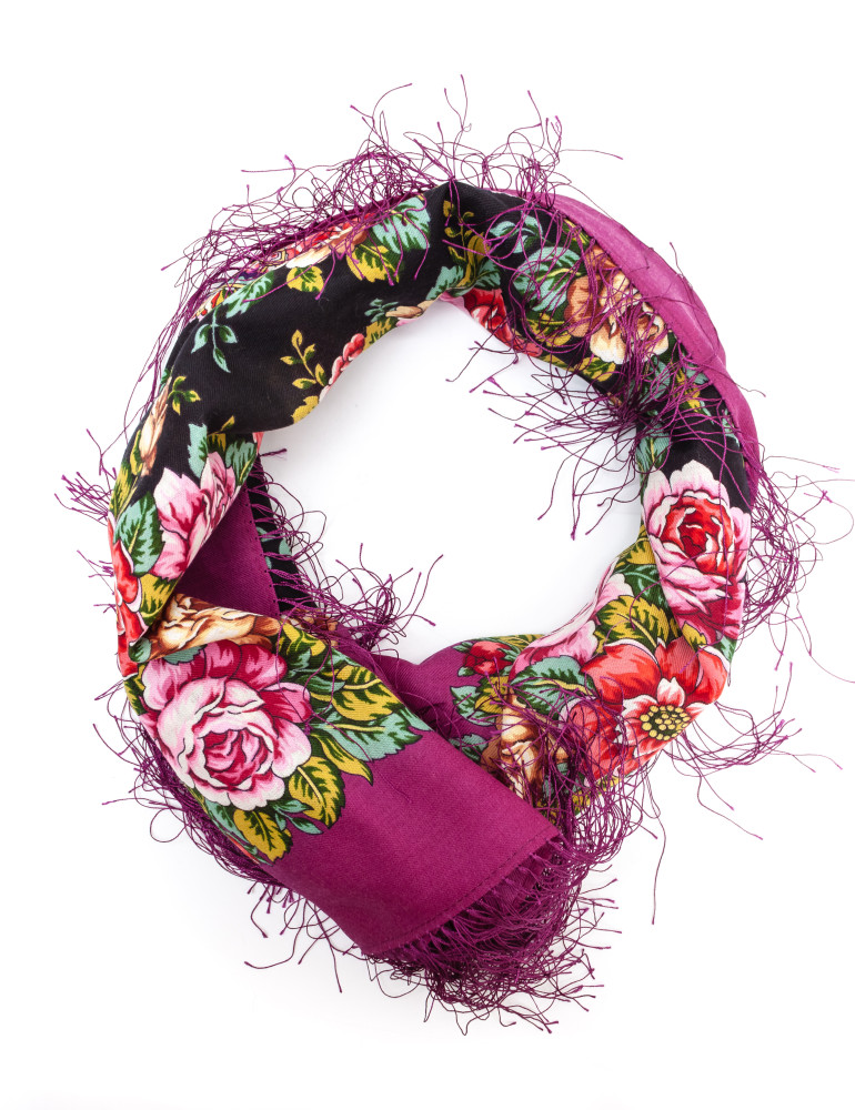 Shop Woolen Scarves with Silk Fringe 89x89 cm Платок «Город роз» online at Skazka.site | Eligible for fast shipping and free returns. Платок «Город роз»