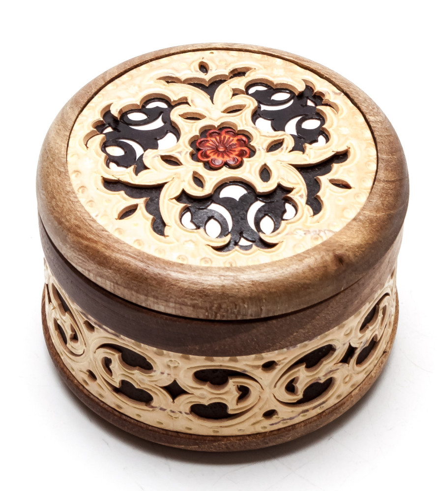 d 60 mm Siberian Patterns hand made Birchbark Jewelry Box (by Maxim Birch)