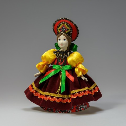 Сувенирная кукла