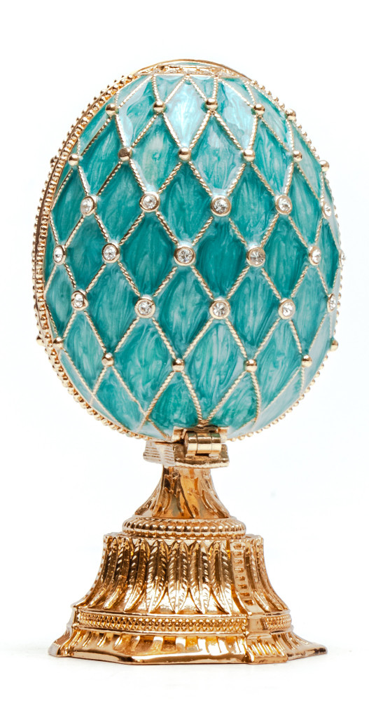 90 mm The Saint Basil Cathedral Light Blue Easter Egg with a Figure inside