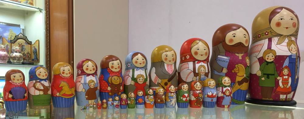 430 mm Moscow Family Russian hand painted Matryoshka Doll with 30 pcs inside (by Malutin Studio)