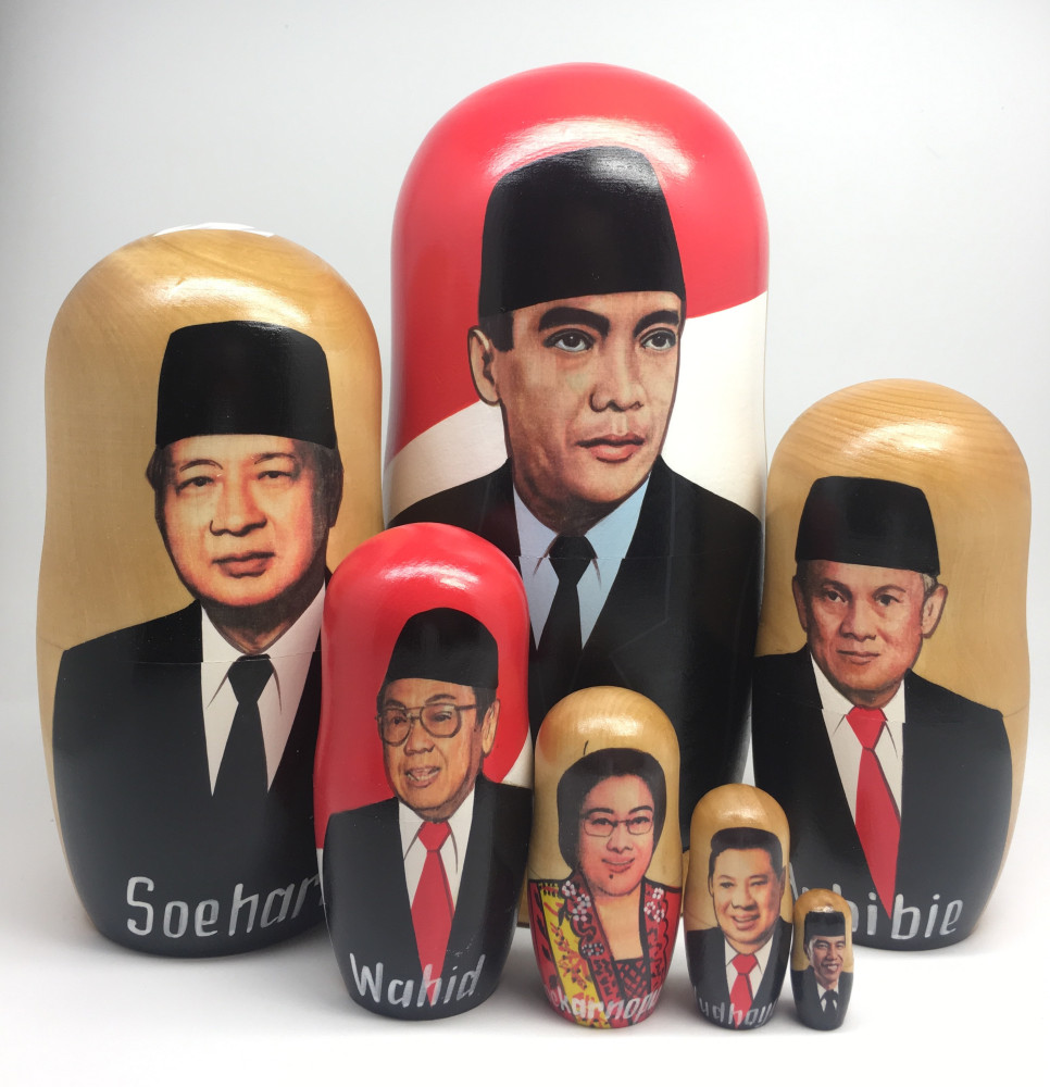Sukarno Nesting Doll 7pcs