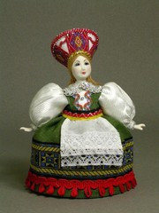 Кукла в эстонском костюме