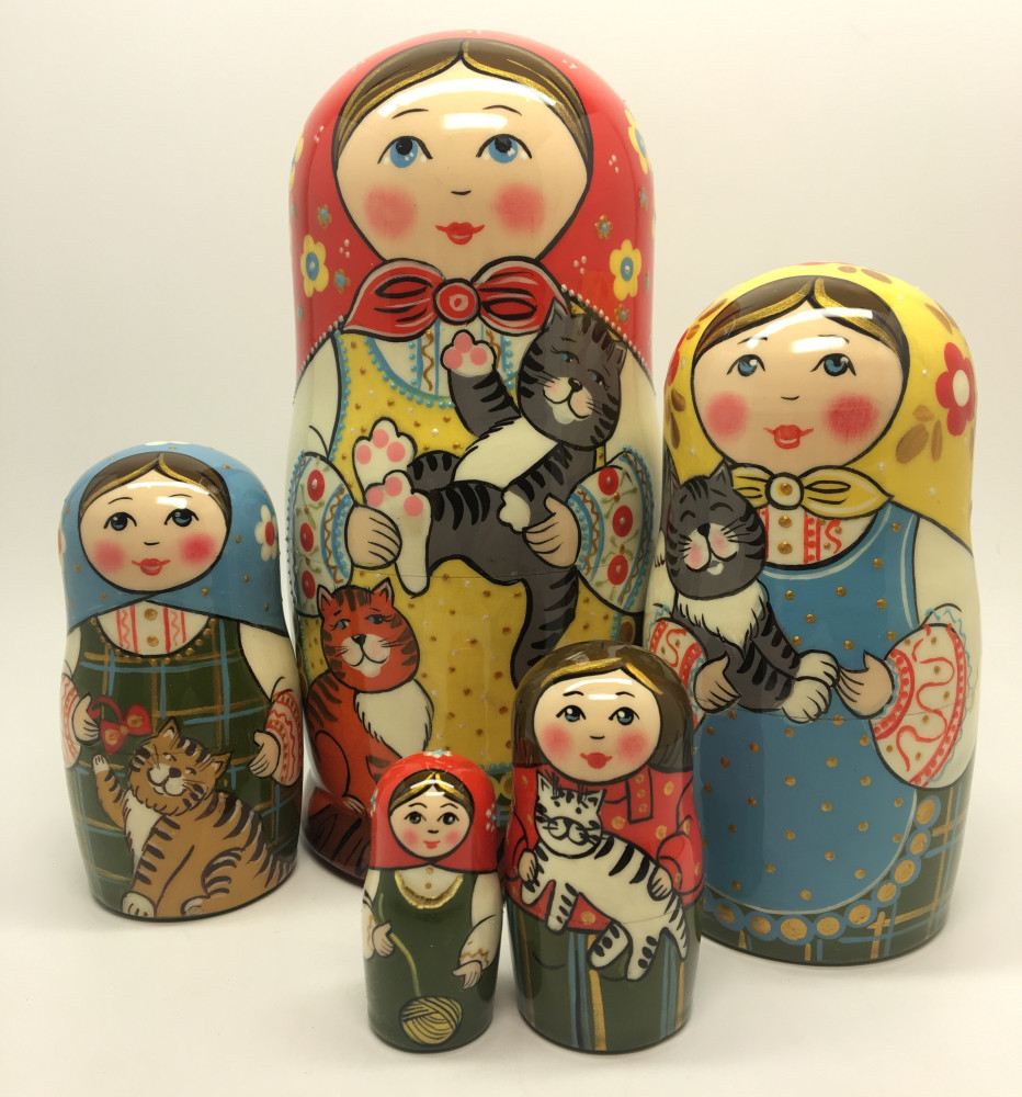 180 mm Russian Girl plays with Kitten hand painted wooden Matryoshka doll 5 pcs (by A Studio)