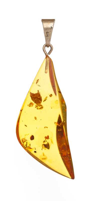 5 g Baltic Amber Pendant
