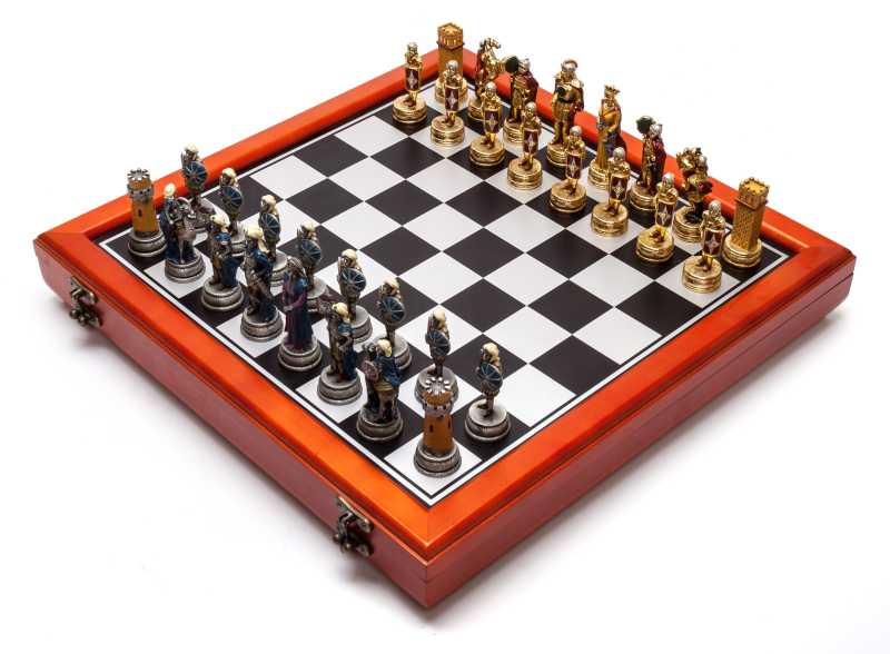390X390 mm Wooden Chess Board with Metal Roman and Saracens Soldiers Hand Painted Chess Pieces (by Fyodor Chess Studio)