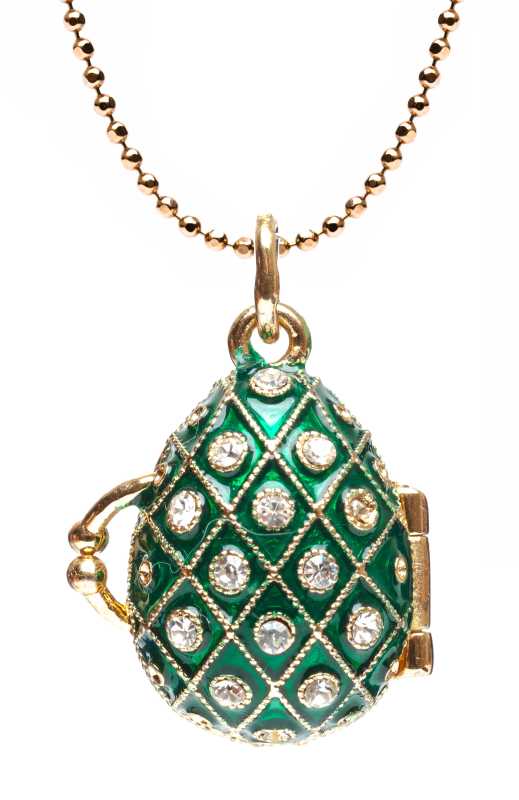 Mesh Opening Green Egg Pendant