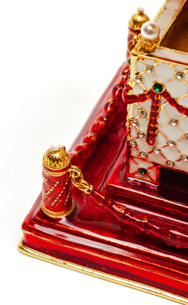 130 mm The Red Bay Tree Easter Egg