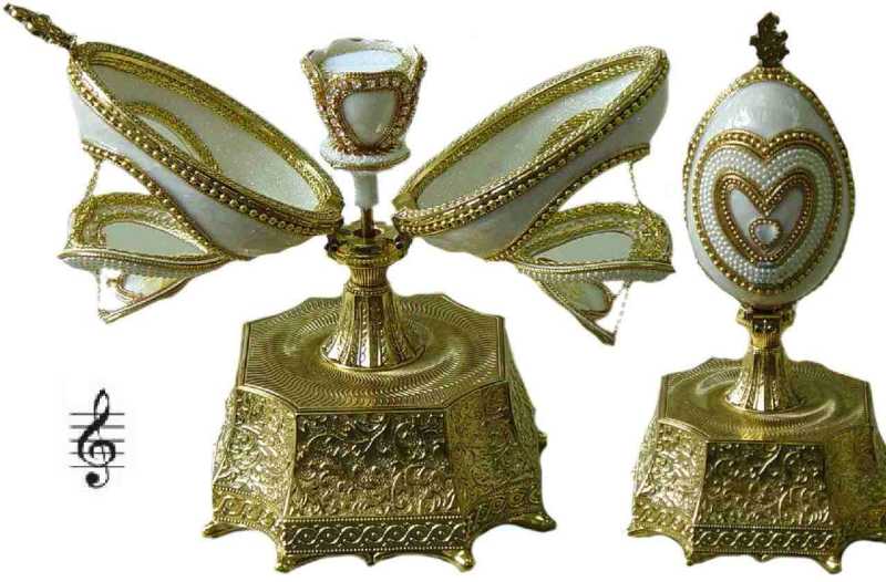 Яйцо-шкатулка скорлупа с сердечками музыкальное  белое