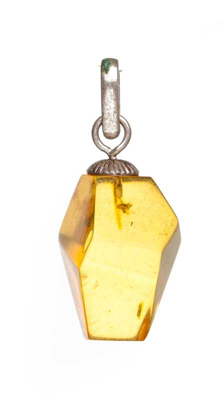 4 g Baltic Amber Pendant