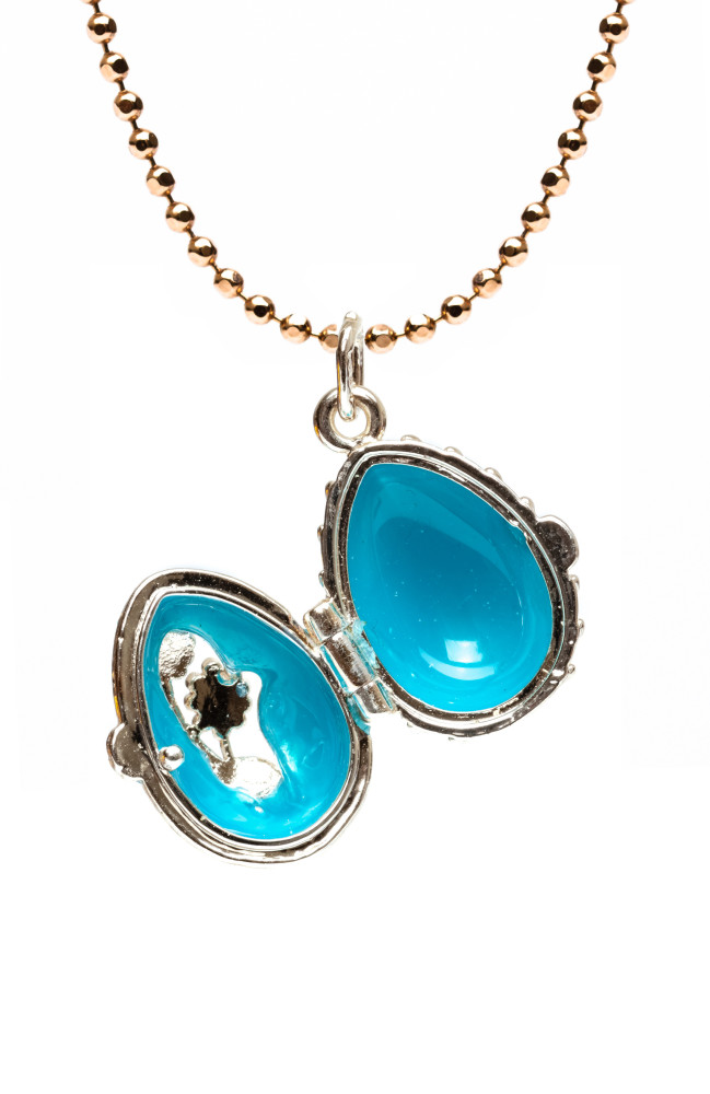 Camomiles with Rhinestones Opening Light Blue Egg Pendant