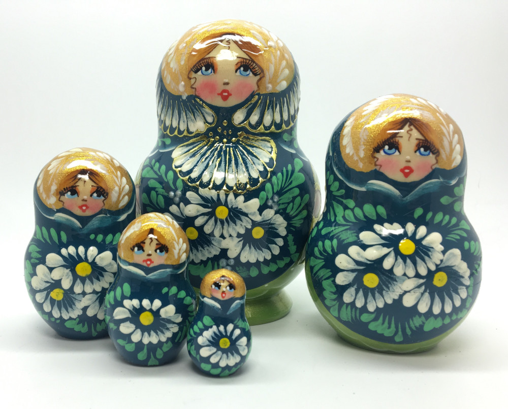 110 mm Daisies on green background handpainted wooden Russian Matryoshka doll 5 pcs round shape