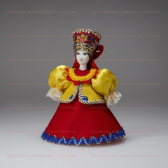 Кукла в русском костюме