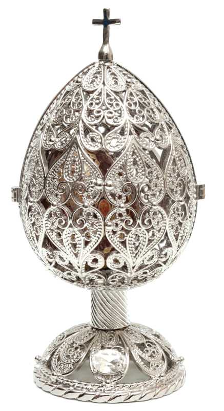 120 mm Delicate Silver with an wooden Egg Easter Egg