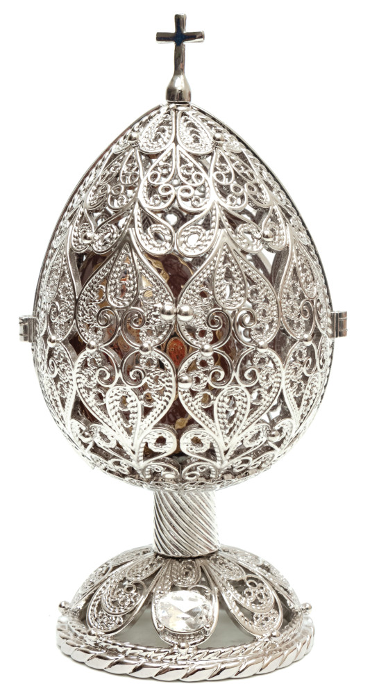 120 mm Delicate Silver with an wooden Egg Easter Egg
