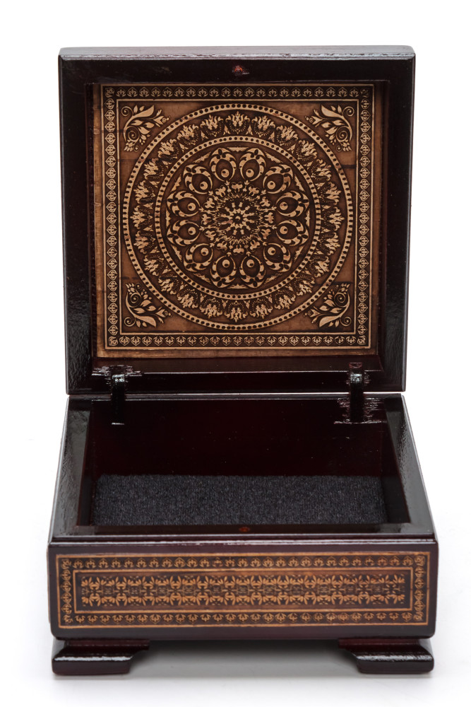 100x100 mm Siberian Patterns hand made Birchbark Jewelry Box (by Maxim Birch)