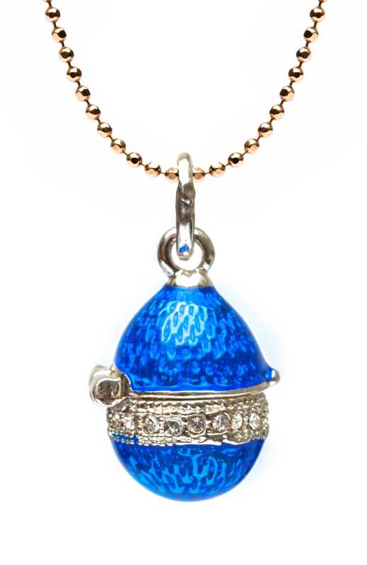 Big Shell Blue Openingr Egg Pendant