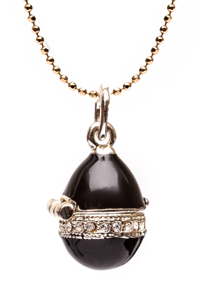 Big Shell Black Opening Egg Pendant
