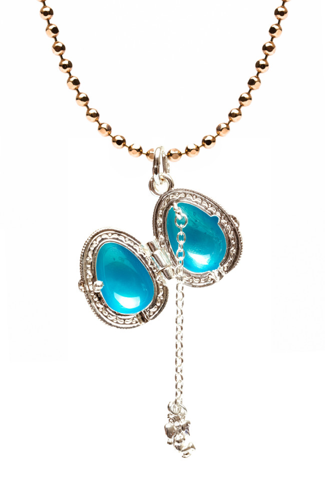 Flowers with a Mesh Opening Light Blue Egg Pendant