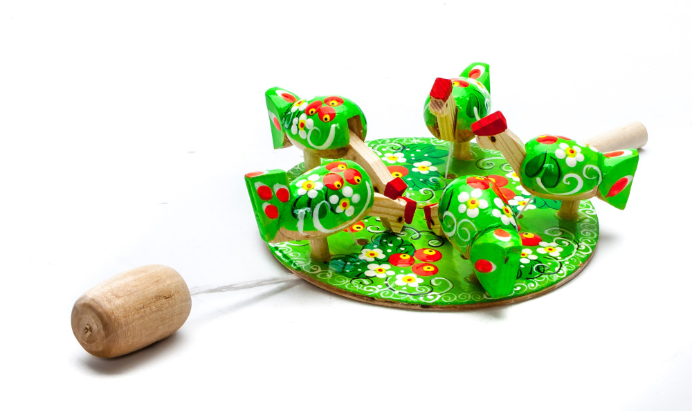 200x140 mm Pecking Chicken Hand Carved and Painted Russian Wooden Toy (by Bogorodskoe Studio)
