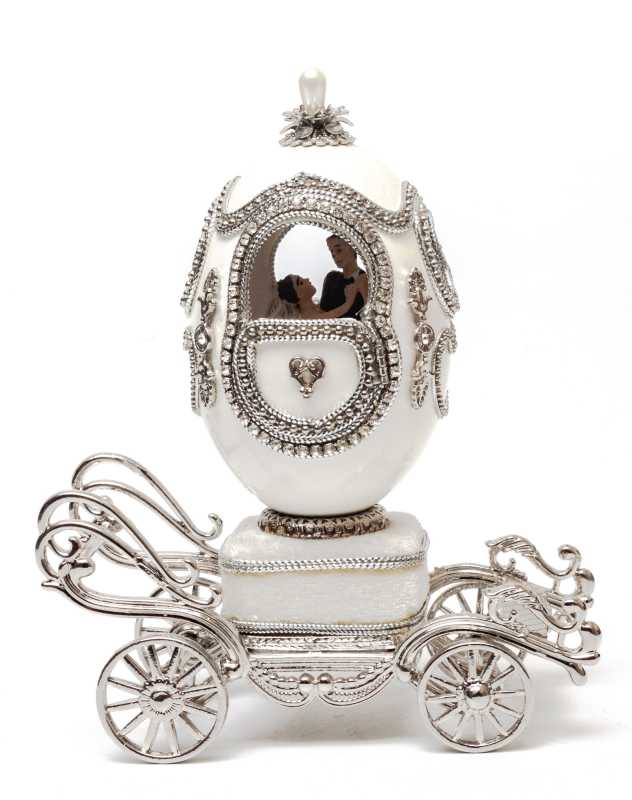 160 mm White Bridal Carriage Music box