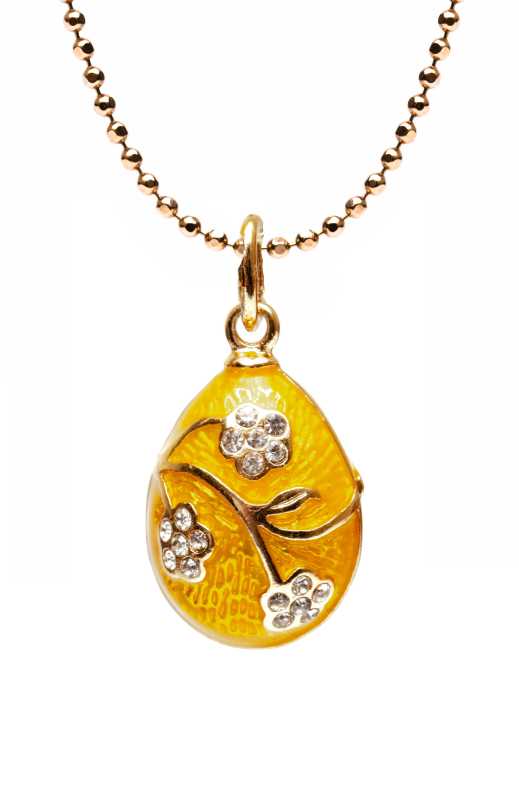  Three Daisies on a Branch Yellow Egg Pendant