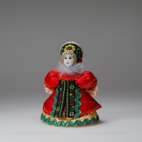 Кукла в русском костюме