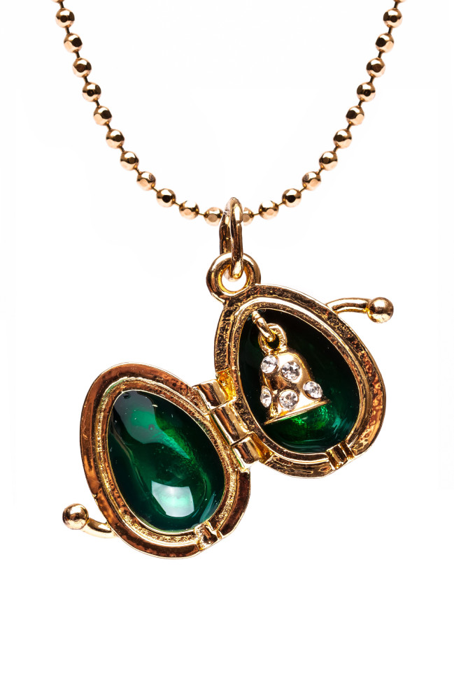 Twisted Opening Green Egg Pendant