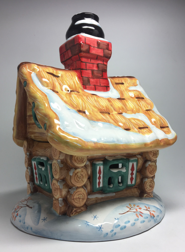 200 mm Russian Wooden Hut with Christmas Tree Ceramic Gift Box (by Maiolica Studio)