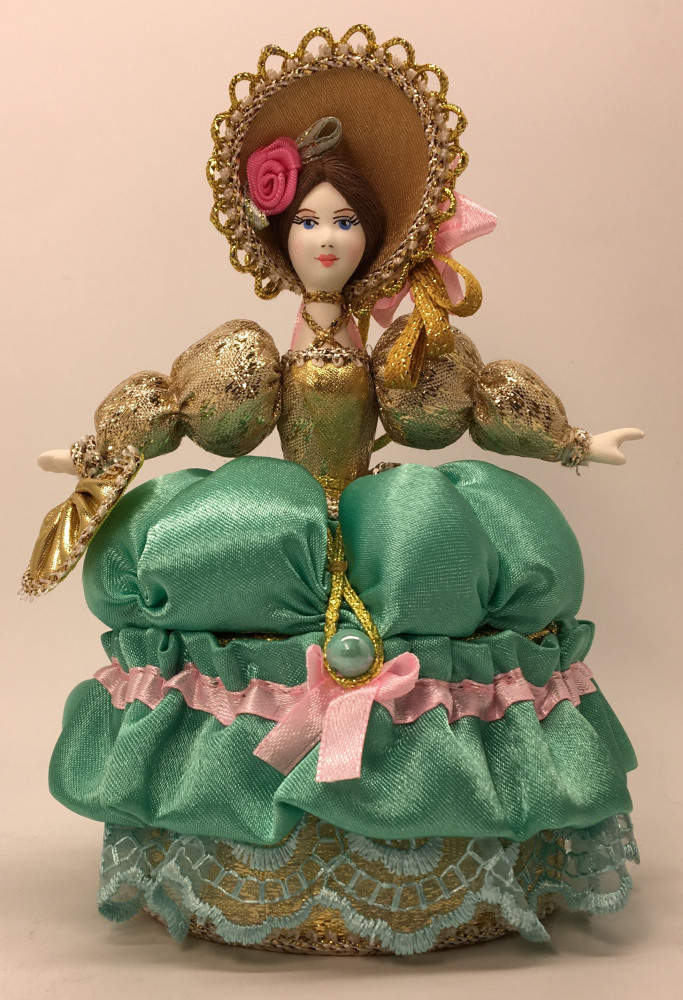 Girl with Fan in a nice Hat and dress of the 18th century style hand-sewn Doll with Jewelry Box (by Le Russe)