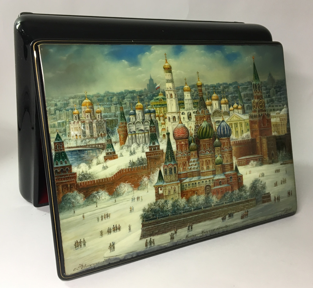 300x220 mm Moscow Snt Basil and Kremlin hand painted by Puchkov lacuered papier-mache Jewelry Fedoscino Box (by Alexander G Studio)