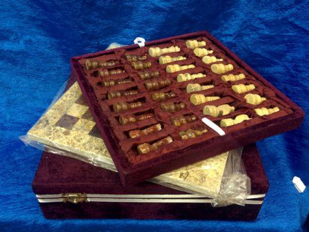 250x250 mm Brown & Cream Onyx Chess Pieces on Onyx Chess board (by Onyx Crfats)
