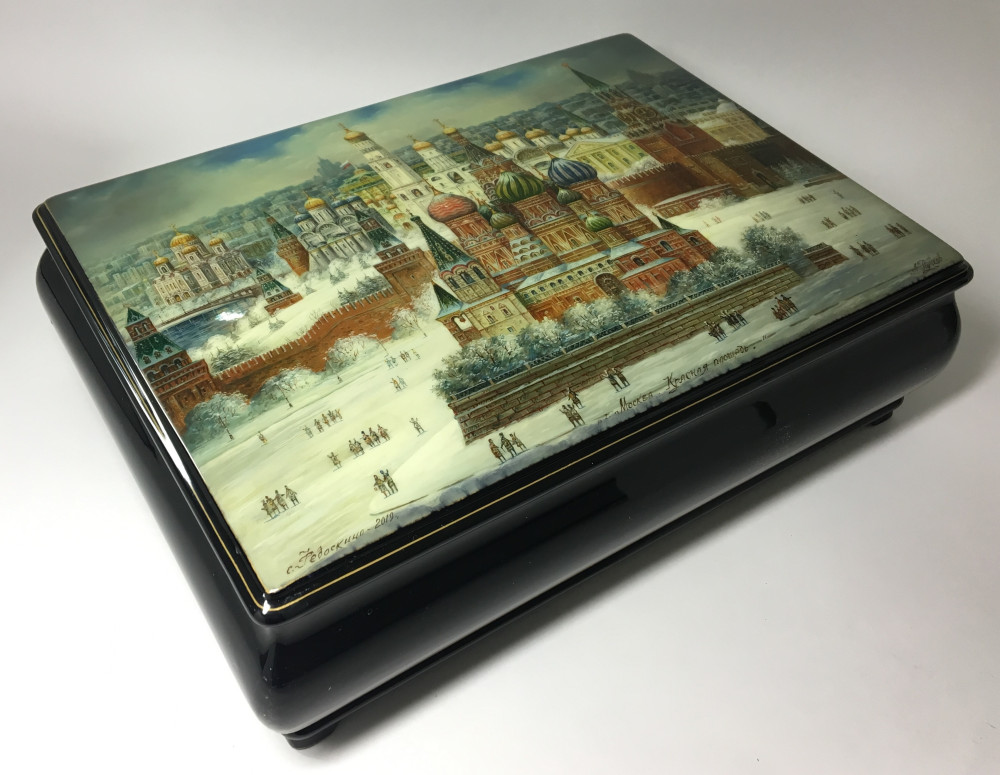 300x220 mm Moscow Snt Basil and Kremlin hand painted by Puchkov lacuered papier-mache Jewelry Fedoscino Box (by Alexander G Studio)