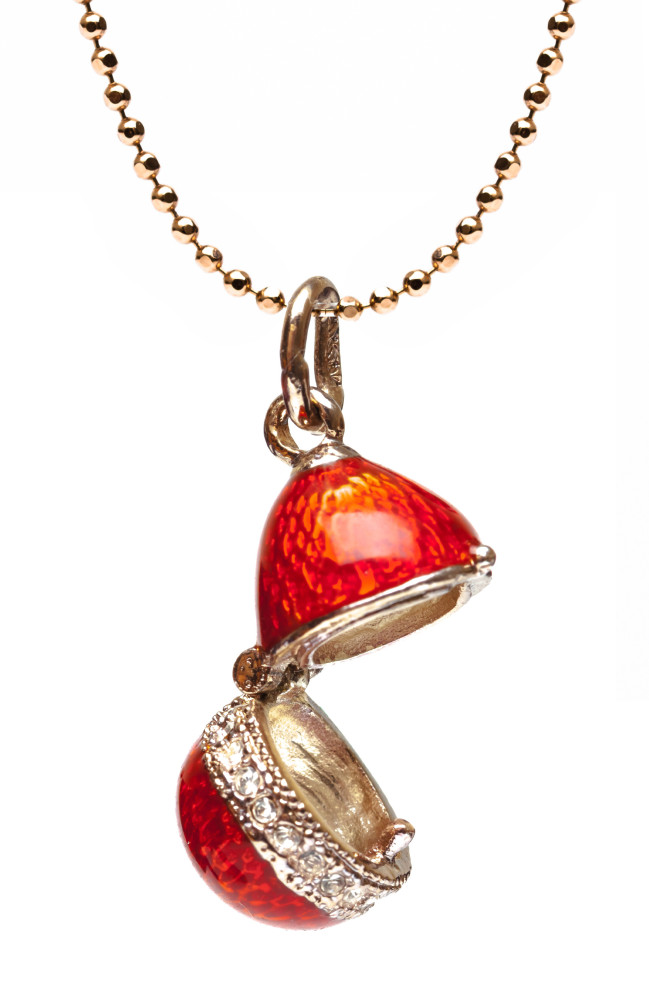 Big Shell Red Openingr Egg Pendant