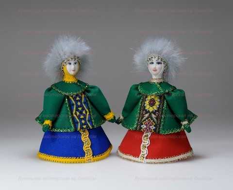 Кукла в русском костюме