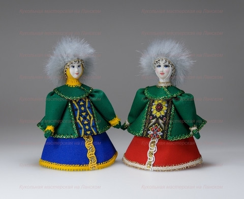 Кукла в русском костюме