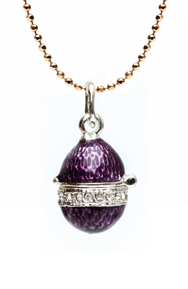 Big Shell Violet Opening Egg Pendant