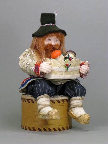 Кукла на шкатулке "Дед"