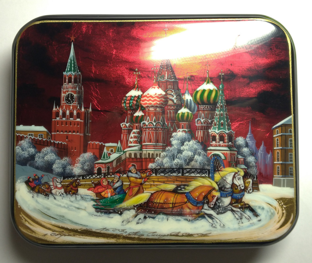 155x135mm Moscow Snt Basil Cathedral and Red Square  hand painted lacquered jewelery box (by Tatiana Shkatulka Crafts)