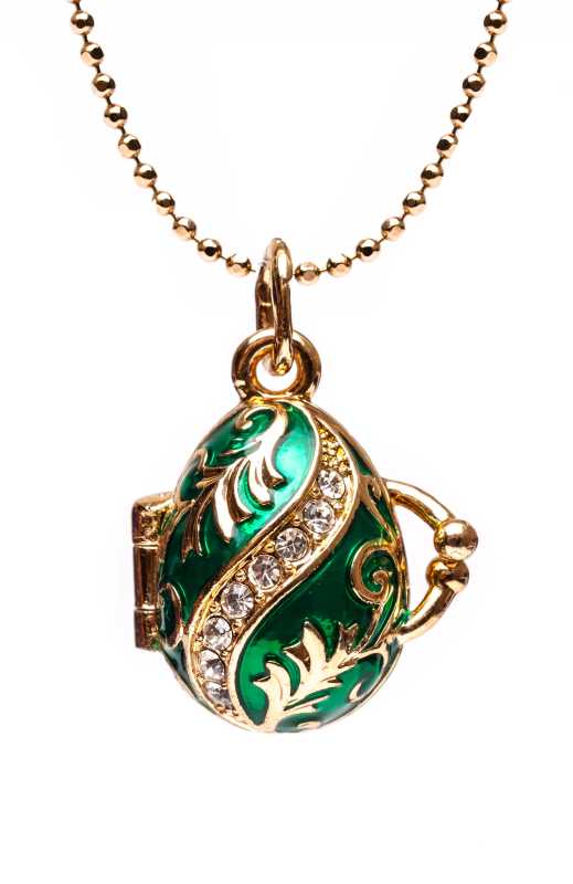 Twisted Opening Green Egg Pendant